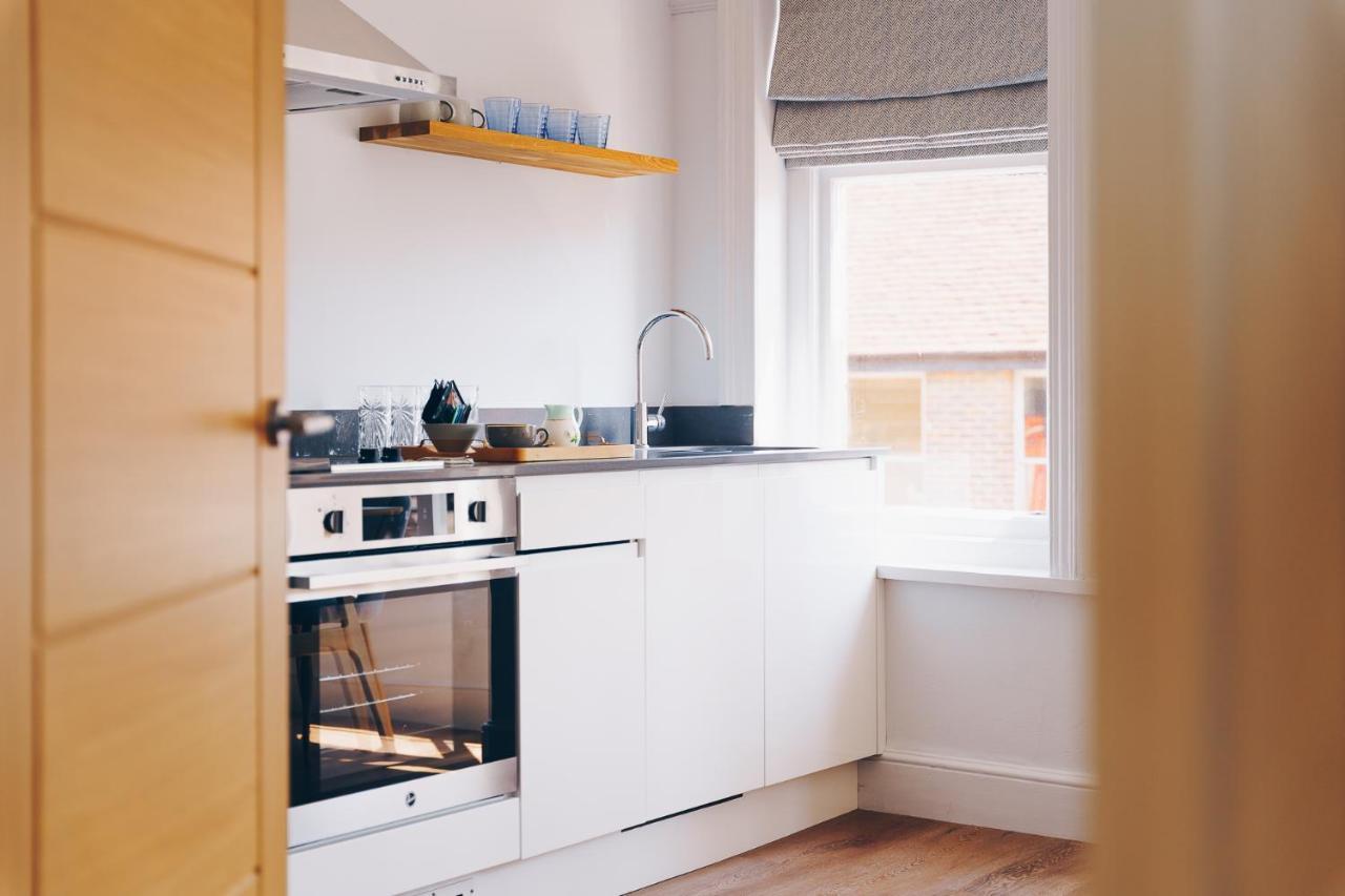 South Street Apartments Chichester Luaran gambar