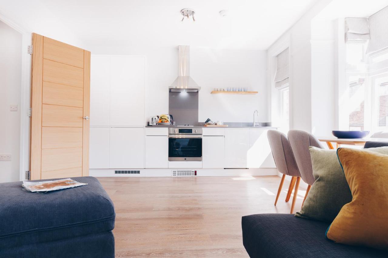 South Street Apartments Chichester Luaran gambar