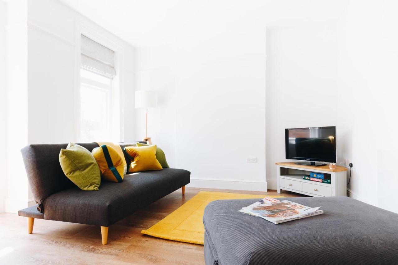 South Street Apartments Chichester Luaran gambar