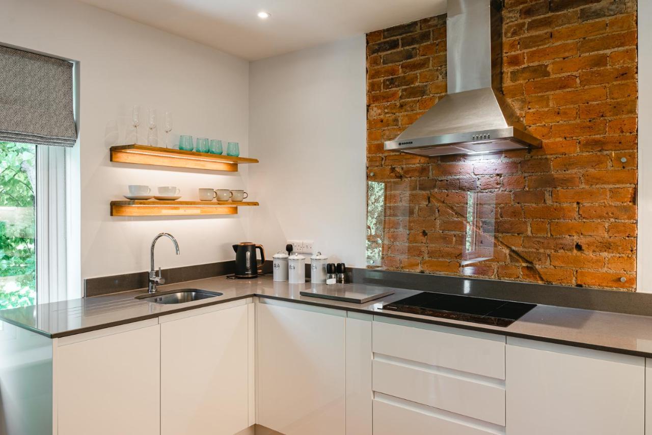 South Street Apartments Chichester Luaran gambar