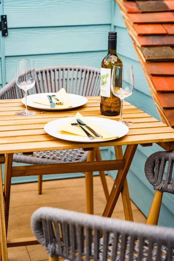 South Street Apartments Chichester Luaran gambar